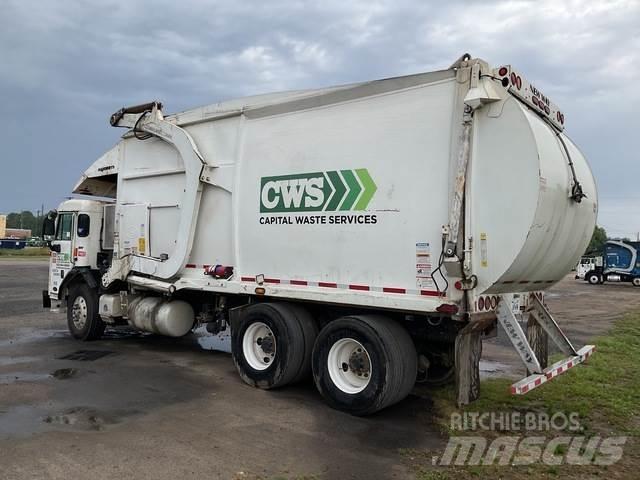 Peterbilt 320 Camion poubelle