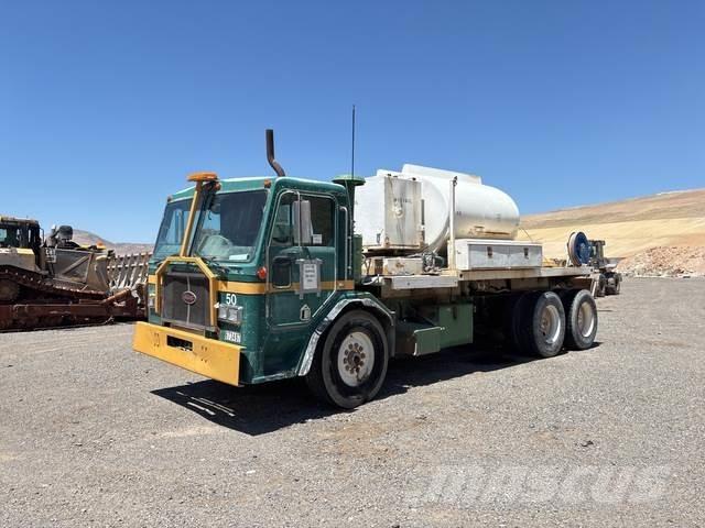 Peterbilt 320 Motrici cisterna