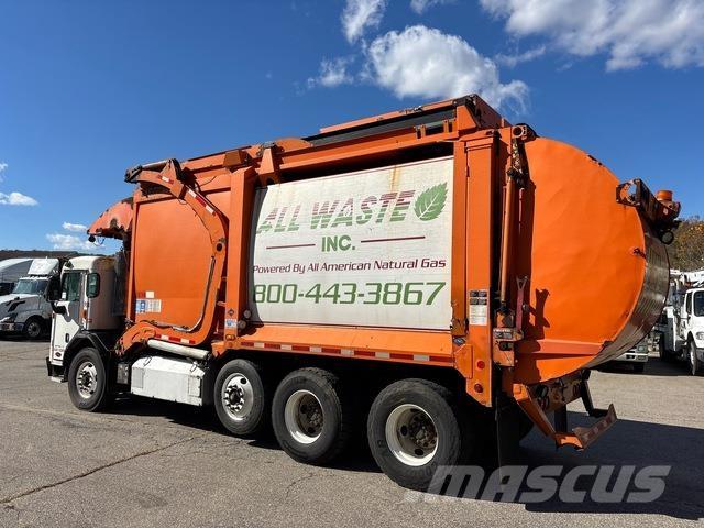 Peterbilt 320 Camion poubelle