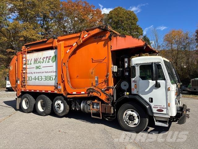 Peterbilt 320 Camion poubelle