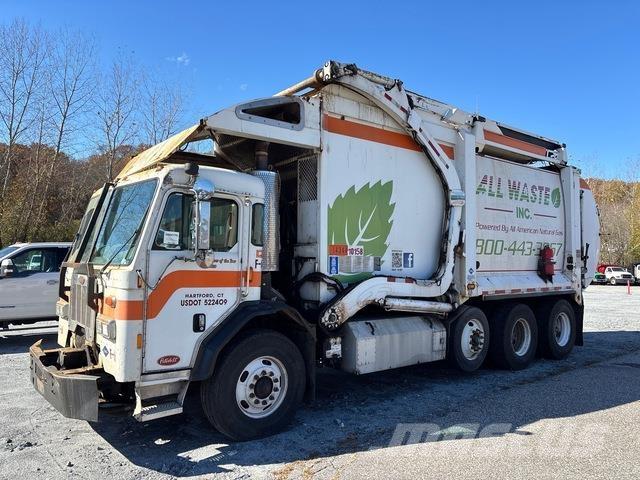 Peterbilt 320 Camion poubelle