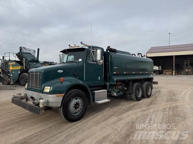 Peterbilt 330 Camion citerne à eau