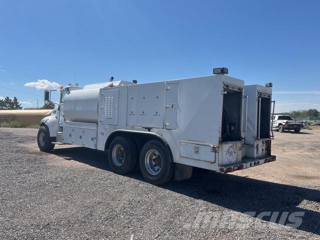 Peterbilt 335 Motrici cisterna