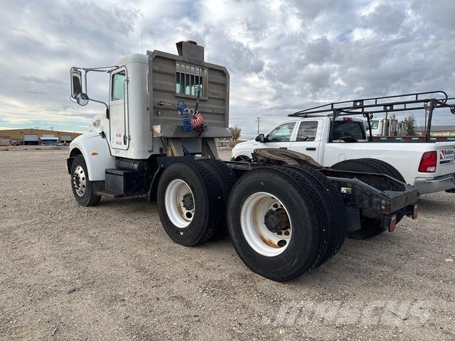 Peterbilt 335 Tracteur routier