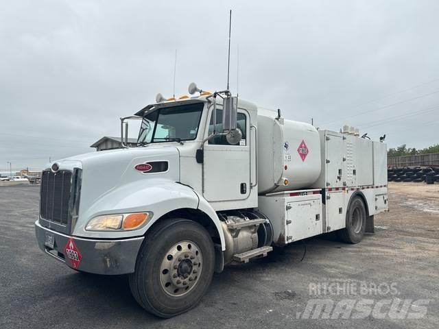 Peterbilt 337 Motrici cisterna