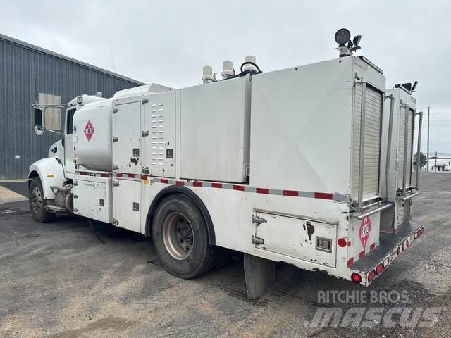 Peterbilt 337 Motrici cisterna
