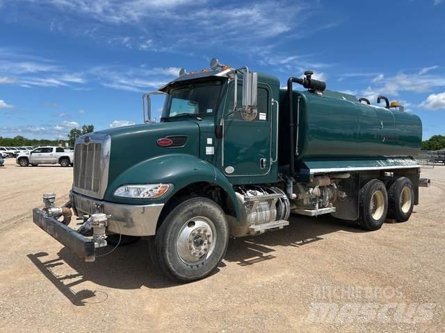 Peterbilt 348 Camion citerne à eau