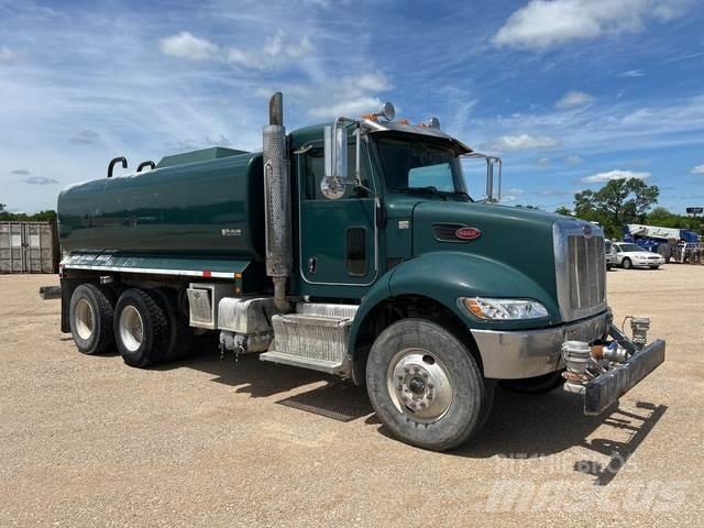 Peterbilt 348 Camion citerne à eau