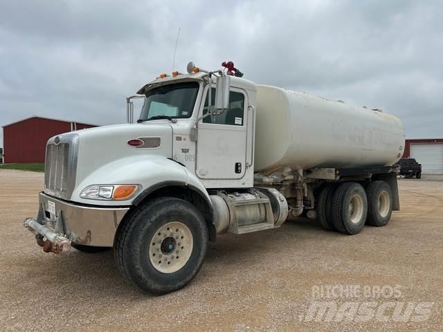 Peterbilt 348 Camion citerne à eau