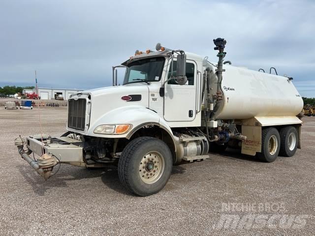 Peterbilt 348 Camion citerne à eau
