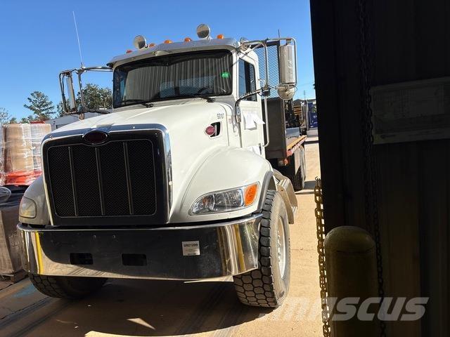 Peterbilt 348 Camion plateau