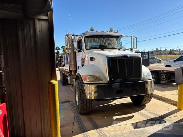 Peterbilt 348 Camion plateau