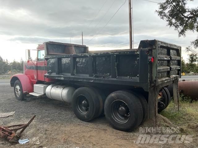 Peterbilt 358M Camion benne