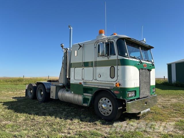 Peterbilt 362 Cabines
