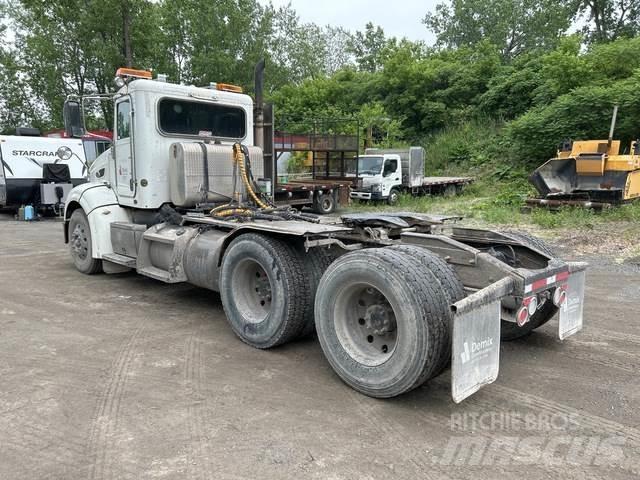 Peterbilt 384 Tracteur routier