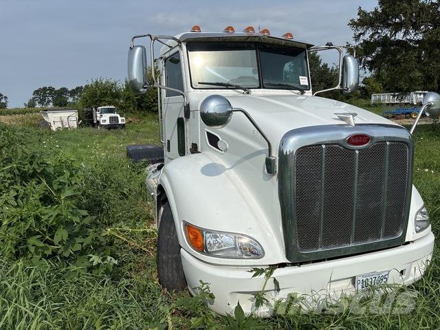 Peterbilt 384 Tracteur routier
