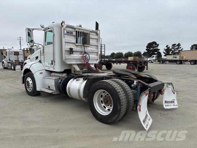Peterbilt 384 Tracteur routier