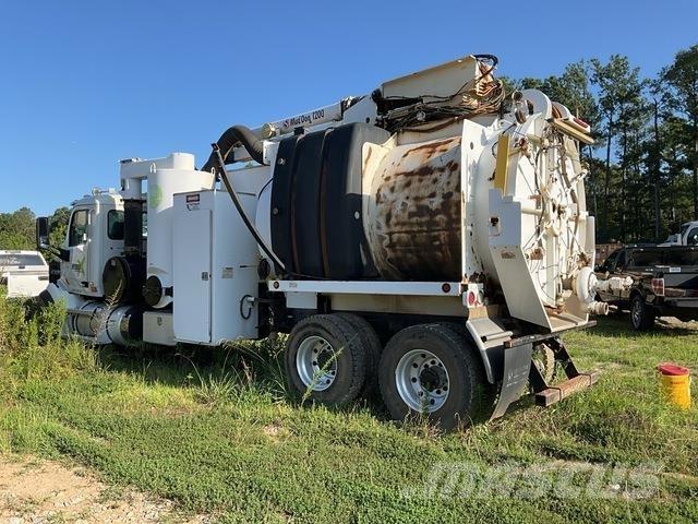 Peterbilt 567 Pelle sur chenilles