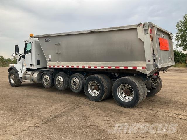 Peterbilt 567 Camion benne