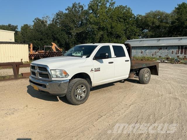 RAM 2500 Camion plateau