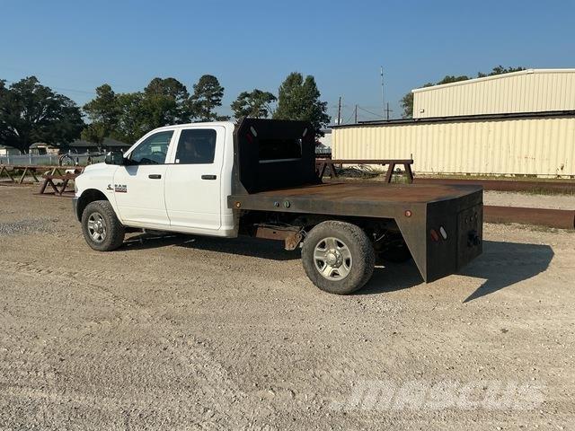 RAM 2500 Camion plateau