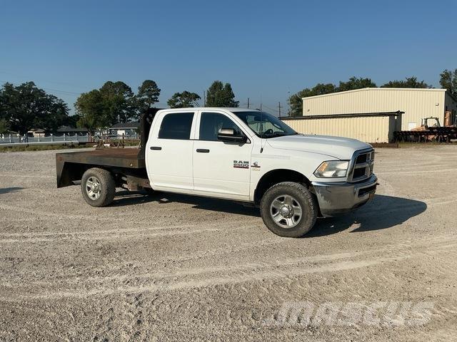 RAM 2500 Camion plateau