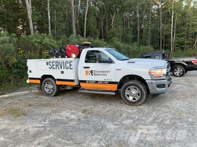 RAM 2500 Camions et véhicules municipaux