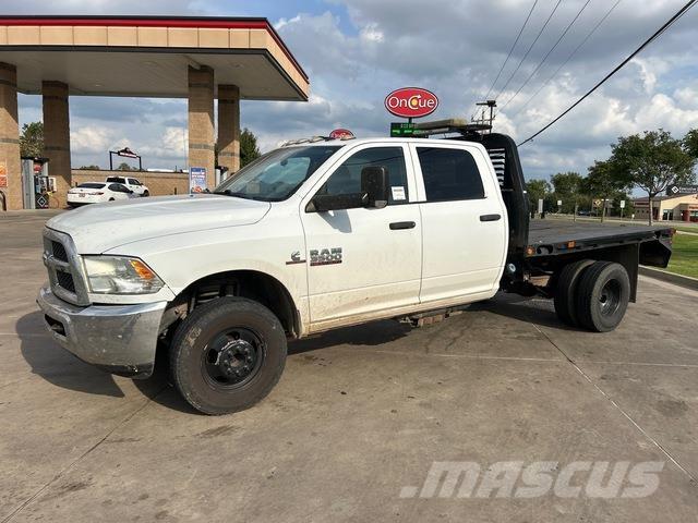 RAM 3500 Camion plateau