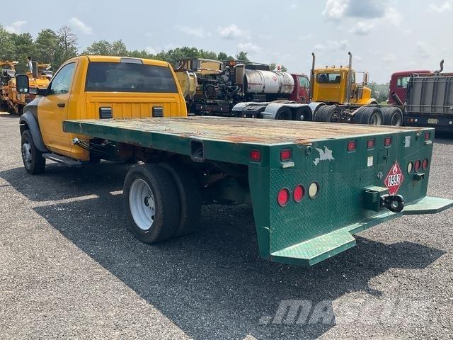 RAM 5500 Camion plateau