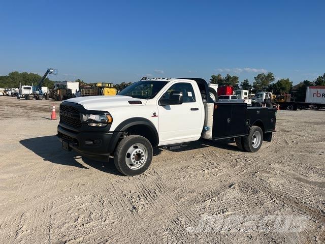 RAM 5500 Camion plateau