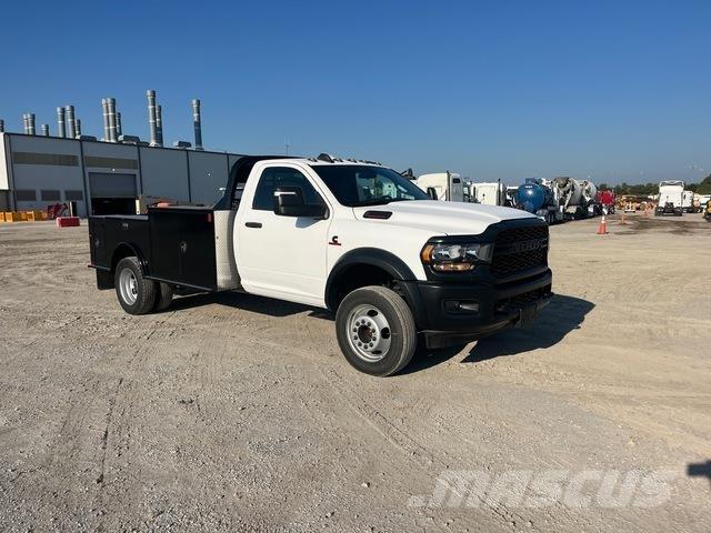 RAM 5500 Camion plateau