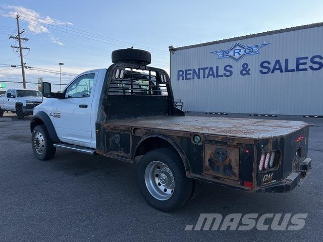 RAM 5500 Camion plateau