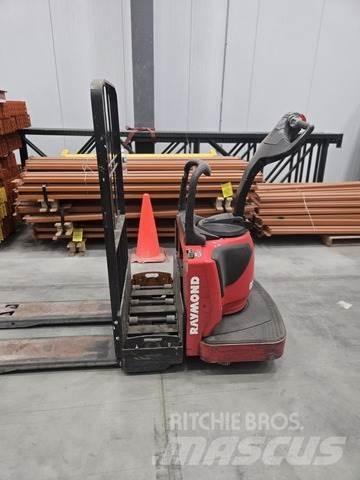 Raymond 8410 Transpalette manuel