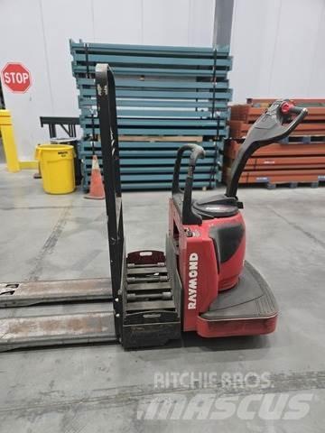 Raymond 8410 Transpalette manuel