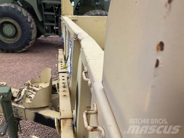  Raytheon M1102 Autre remorque