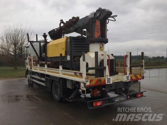 Renault D250 Camion foreuse