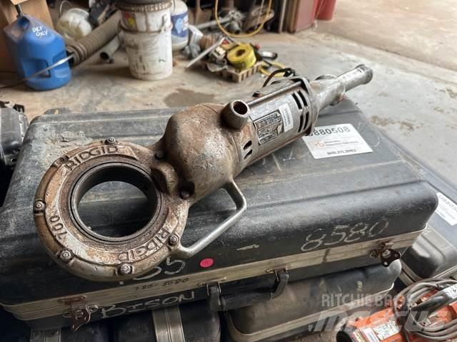  Rigid 700 Équipement de pipeline