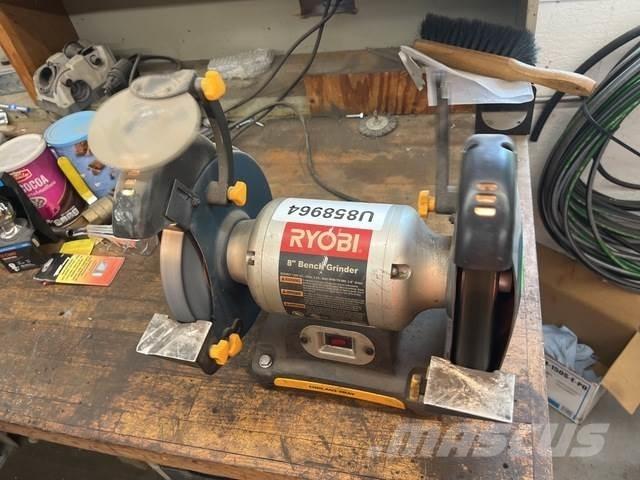  Ryobi BGH827 Broyeur, concasseur