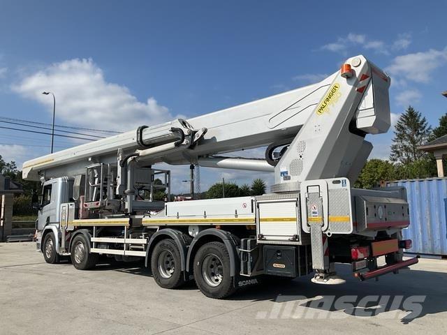 Scania P410LB Camion nacelle