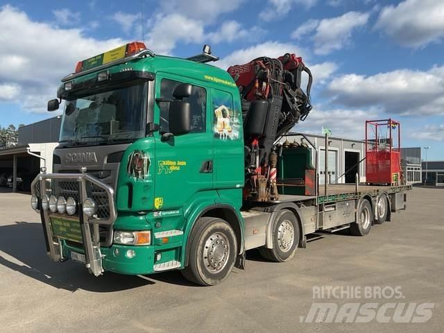 Scania R440LB Camion plateau ridelle avec grue