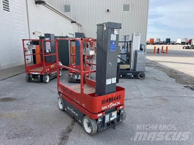 SkyJack SJ12 Mât vertical