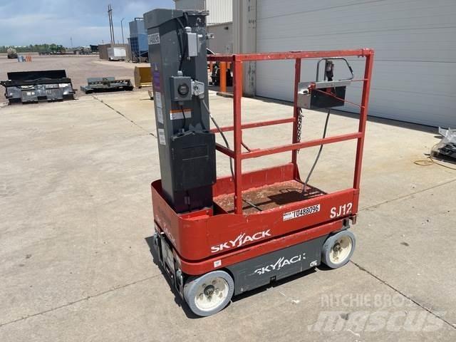 SkyJack SJ12 Mât vertical