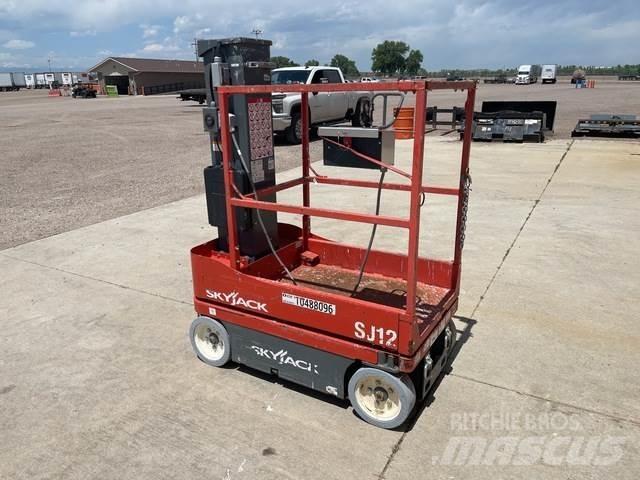 SkyJack SJ12 Mât vertical
