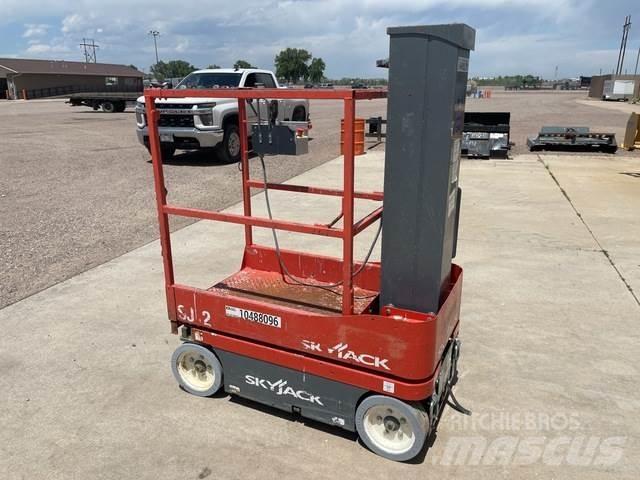 SkyJack SJ12 Mât vertical