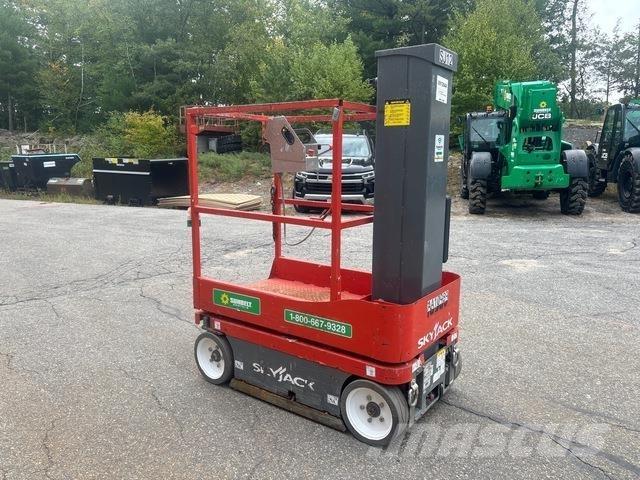 SkyJack SJ12 Mât vertical
