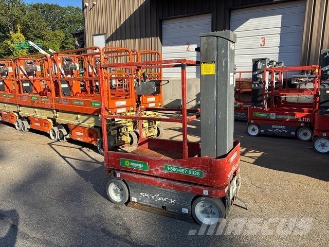 SkyJack SJ12 Mât vertical