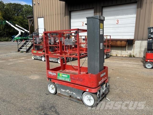 SkyJack SJ12 Mât vertical