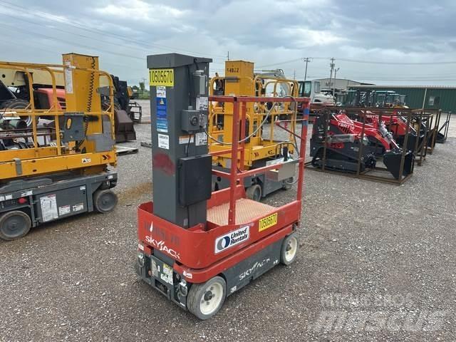 SkyJack SJ16 Mât vertical