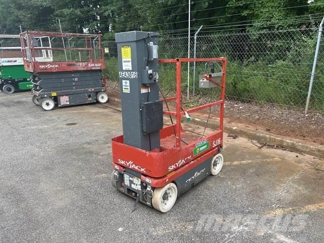 SkyJack SJ16 Mât vertical