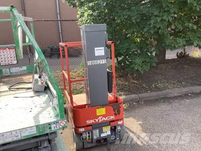 SkyJack SJ16 Mât vertical
